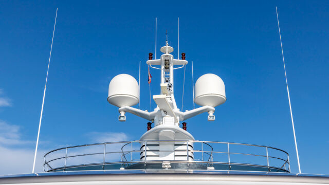 Do czego służą morskie telefony satelitarne?